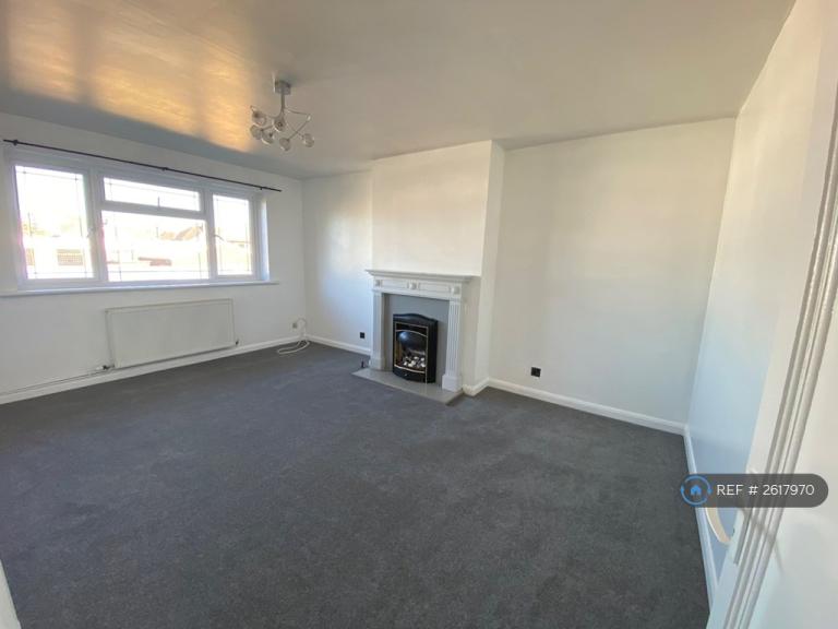 2 bedroom flat in Callander Road, London, SE6 (2 bed) (#2617970)