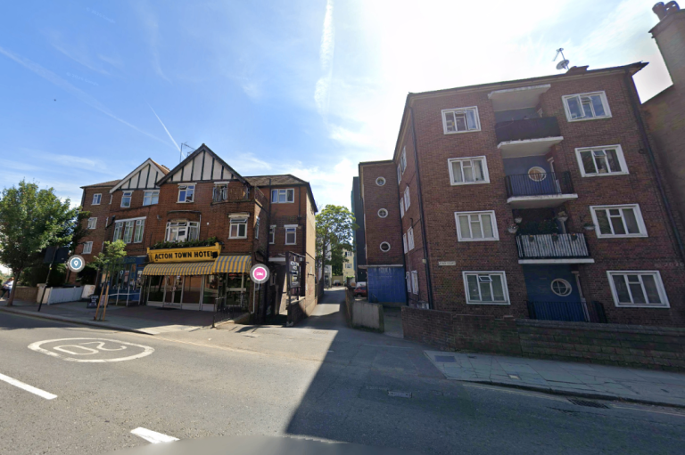 BENEFITS ACCEPTED - Studio Flat Available in Acton Ealing W3