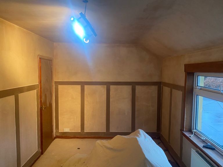 painter and decorator get booked in 