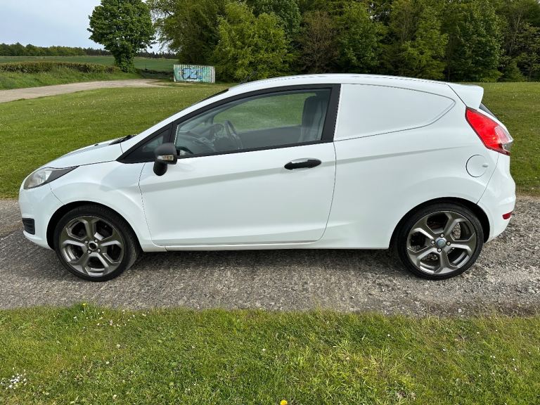 Ford, FIESTA, Car Derived Van, 2016, Manual, 1496 (cc)