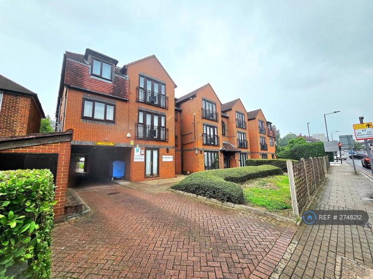 1 bedroom flat in Ashwood Court, Wembley, HA9 (1 bed) (#2748212)