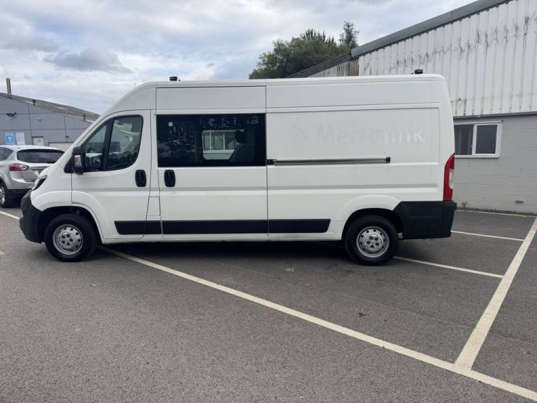 2020 Peugeot Boxer 2.0 BlueHDi 335 Built for Business Professional Crew Van 5dr Diesel Manual  PA...