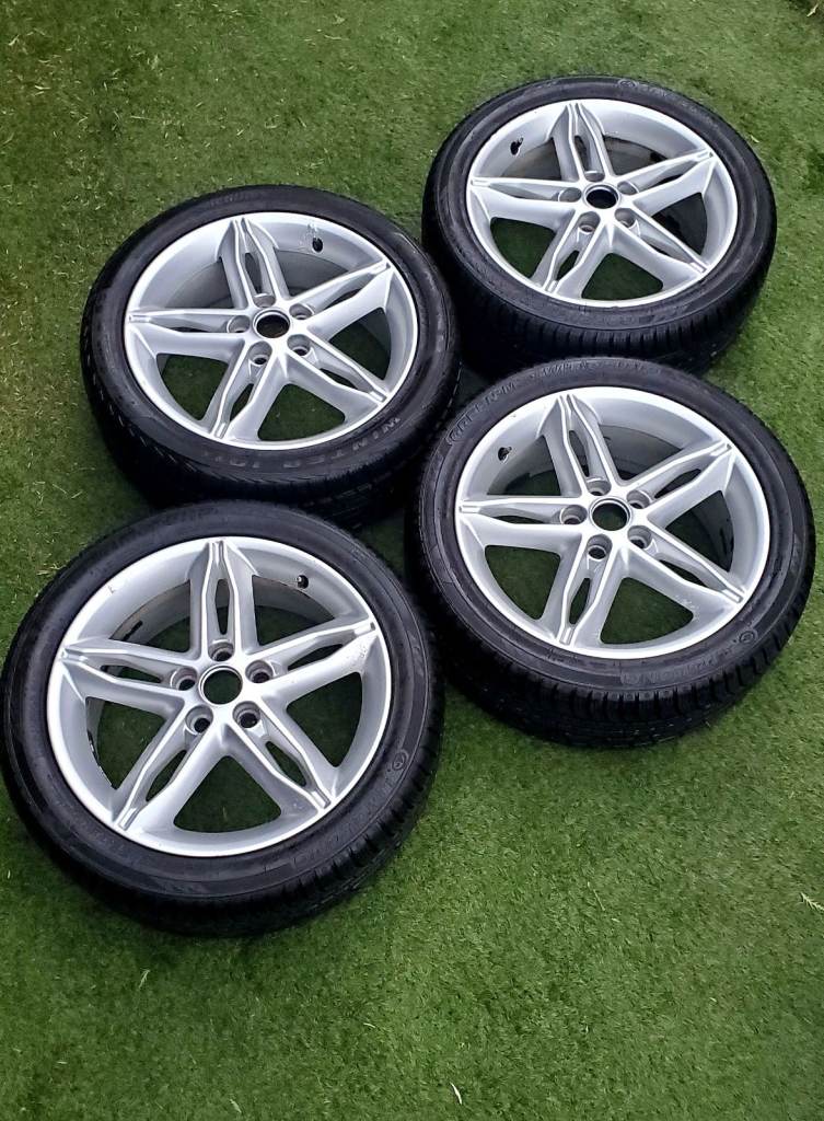 FORD 17 INCH ALLOYS, 4 matching almost new tyres