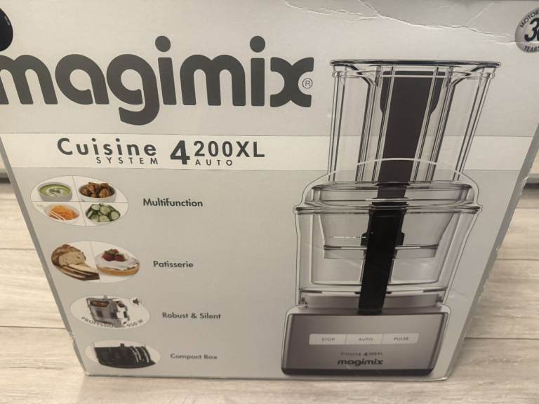 Blender Magimix Cuisine System 4200XL Food Processor with bowls and accessories and box 