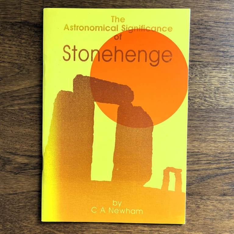 Vintage 2000 (1st published 1972) The Astronomical Significance of Stonehenge paperback booklet.