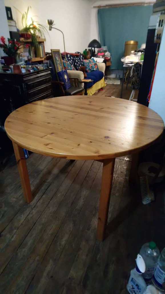 Solid Pine 43.5" diameter table