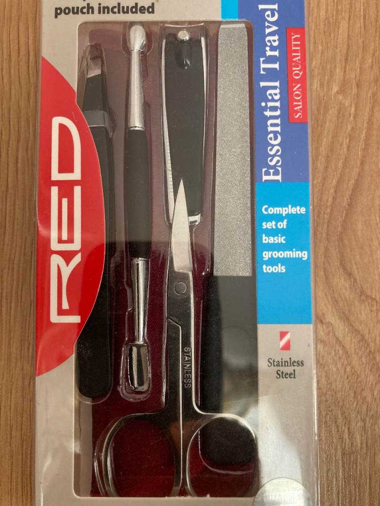 Kiss Essential Travel Kit Includes basic grooming Tools 