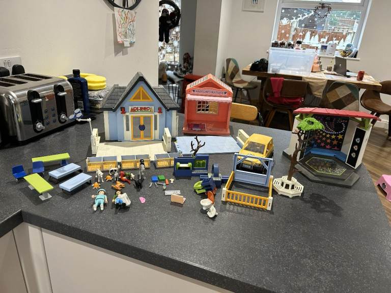 Various Playmobil sets and accessories (sold as seen)