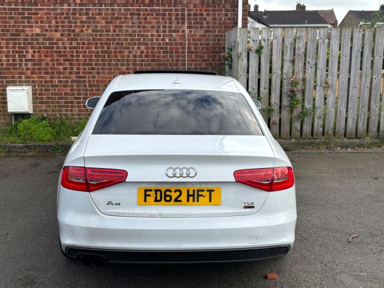 Audi, A4, Saloon, 2012, Manual, 1968 (cc), 4 doors