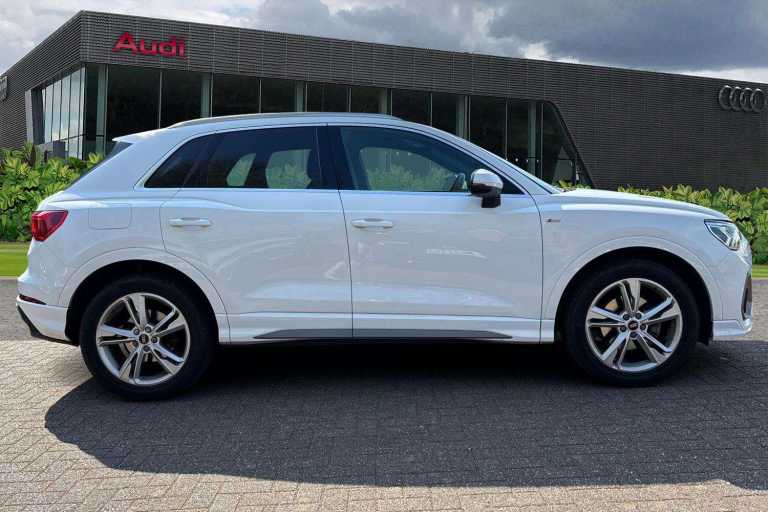 2022 Audi Q3 40 TDI 200 Quattro S Line 5dr S Tronic SUV Diesel Automatic