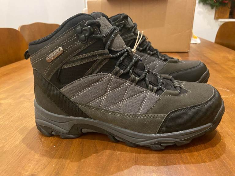 Brand new women’s hiking boots - size 5 - open to offers