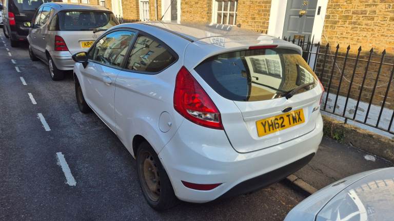 Ford, FIESTA, Hatchback, 2012, Manual, 1242 (cc), 3 doors