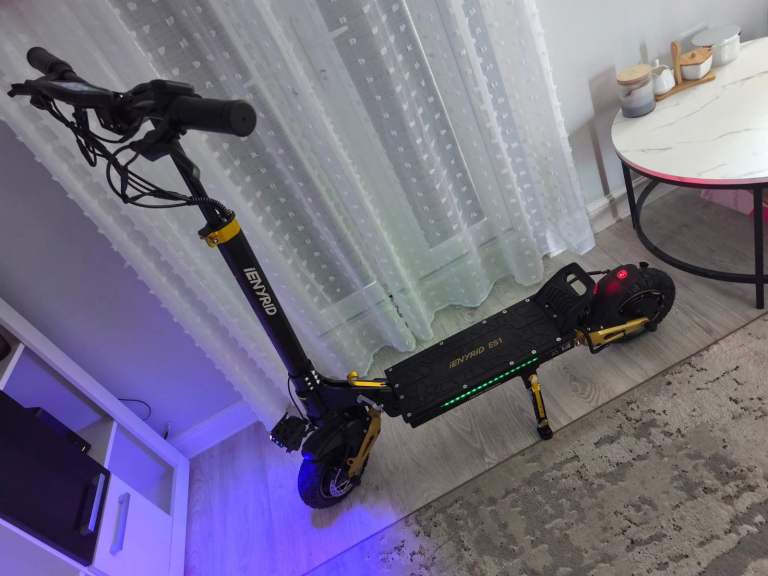 Top speed 37mph 2400w 60km range 48v 20AH large battery IENYRID ES1 ELECTRIC SCOOTER