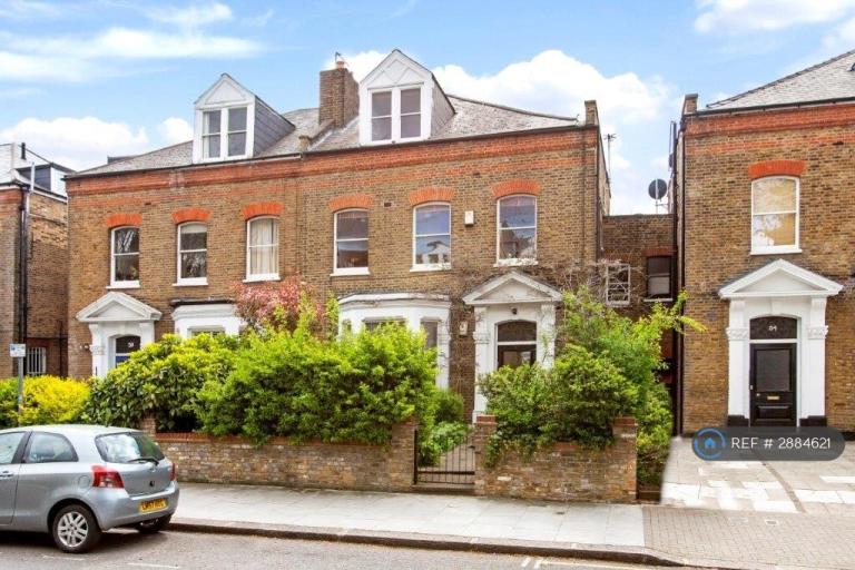 2 bedroom flat in Brondesbury Road, London, NW6 (2 bed) (#2884621)
