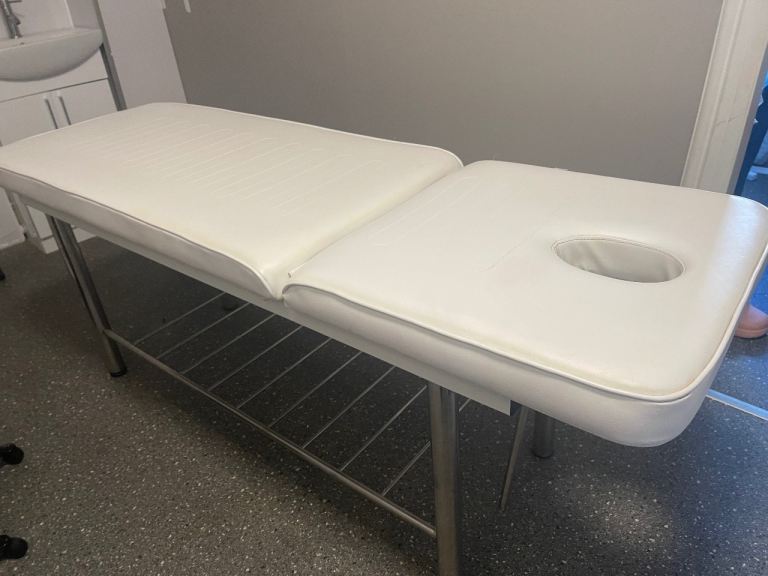 Professional Massage Table – Excellent Condition