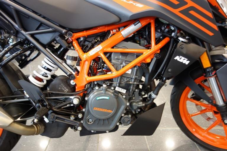 KTM 125 Duke (22 MY)