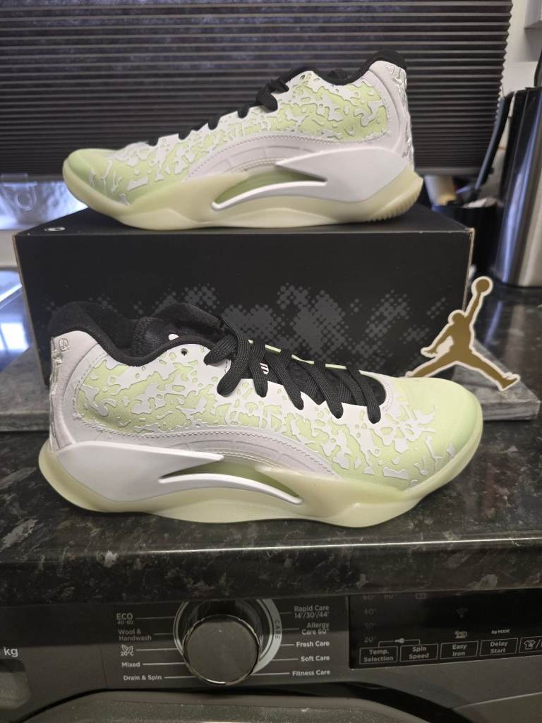 Jordan Zion 3 uk 4.5