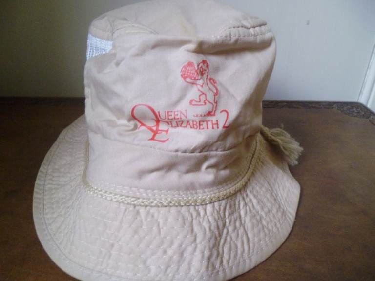 CUNARD Q.E.2 CRUISE SHIP CREAM BUCKET HAT