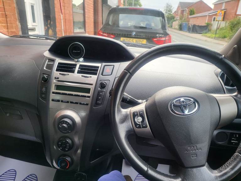 Toyota, YARIS, Hatchback, 2010, Manual, 998 (cc), 3 doors