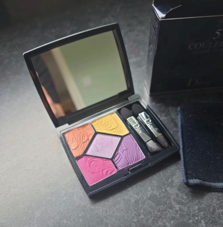 Dior 5 Couleurs Eyeshadow Palette – Multicoloured, Good Condition