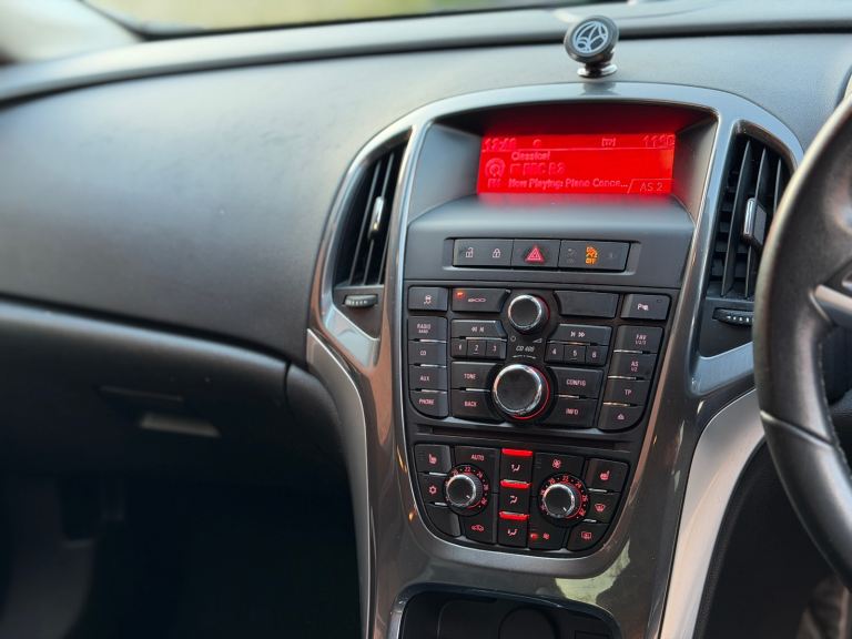 Vauxhall, ASTRA, Hatchback, 2013, Manual, 1956 (cc), 5 doors