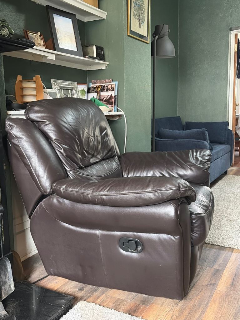 Comfy Brown Leather Recliner Armchair – Good Surface Condition