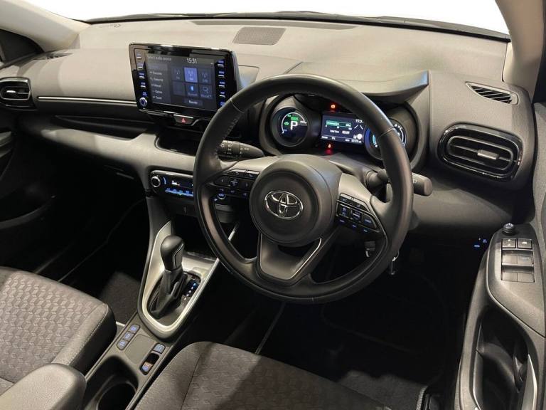 2022 Toyota Yaris 1.5 VVT-h Design Hatchback 5dr Petrol Hybrid E-CVT Euro 6 (s/s) (116 ps) Hatchb...