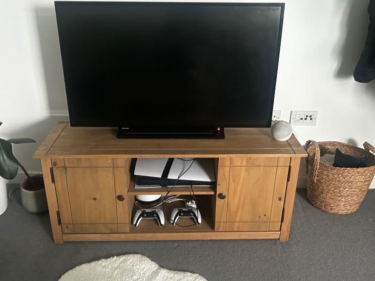 Solid pine wood TV unit *FREE*