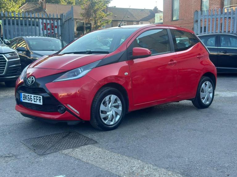 2016 Toyota AYGO 1.0 VVT-i x-play Hatchback 5dr Petrol x-shift Euro 5 Euro 5 (68 ps) Hatchback Pe...