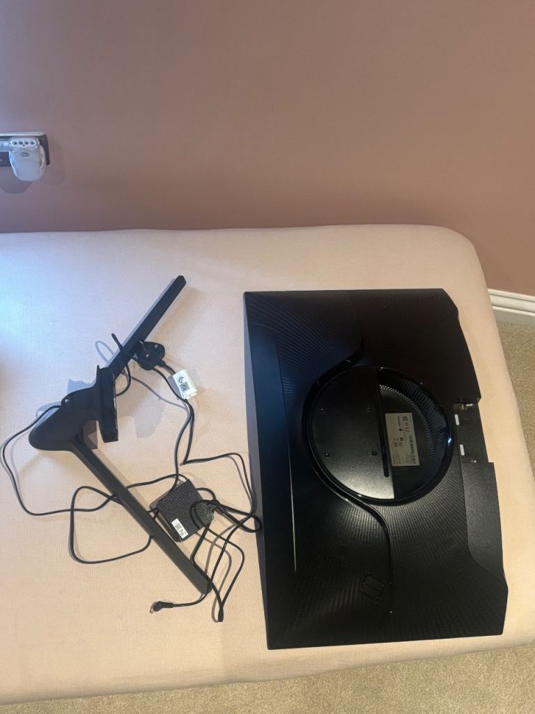 Samsung Odyssey G5 Curved Monitor 27”