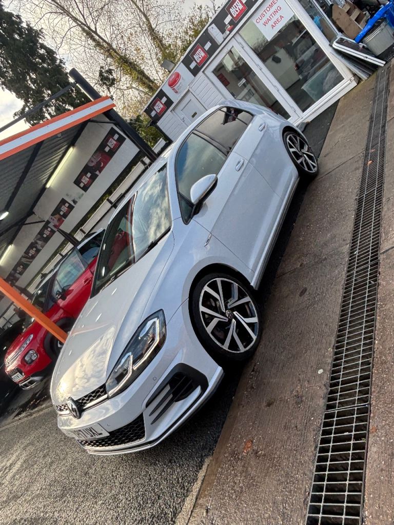 Cat s Volkswagen, GOLF, Hatchback, 2017, Semi-Auto, 1968 (cc), 5 doors