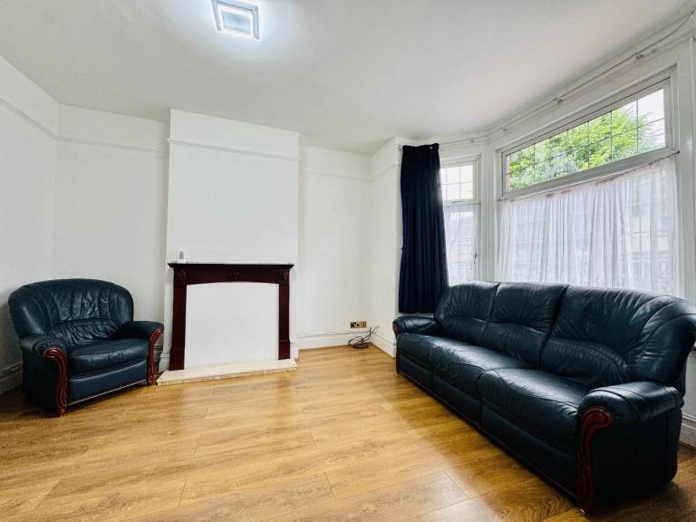 🏡 4 Bedroom • 2 Bathroom House – Cecil Avenue, Wembley HA9 7DY