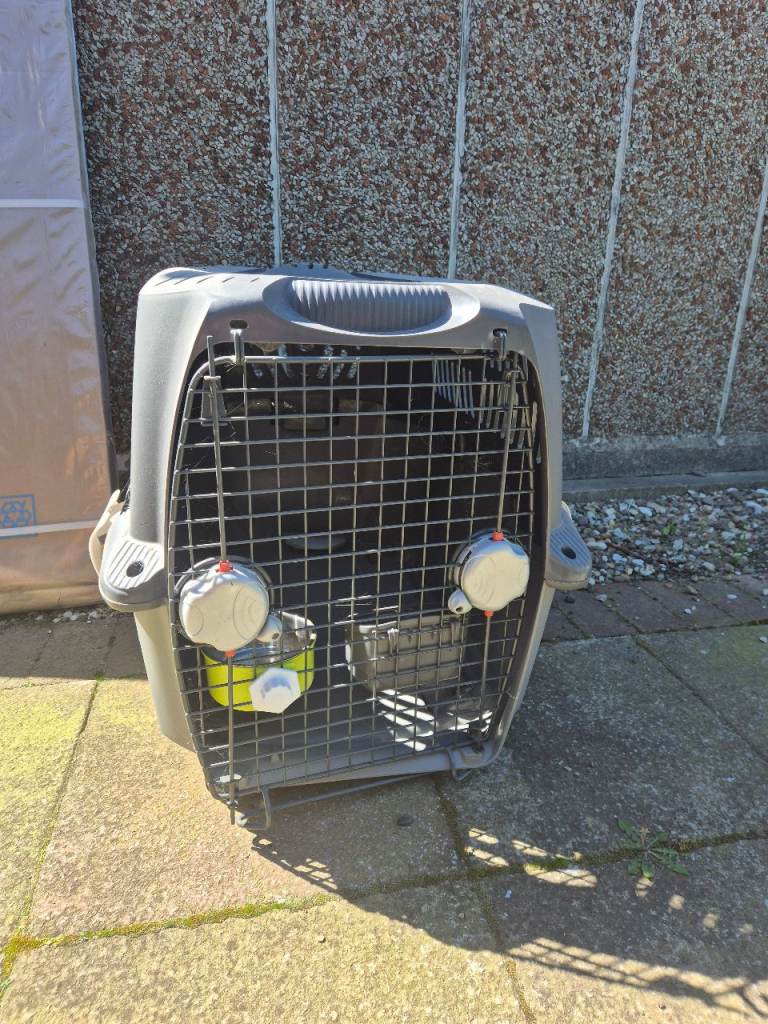 Dog crate