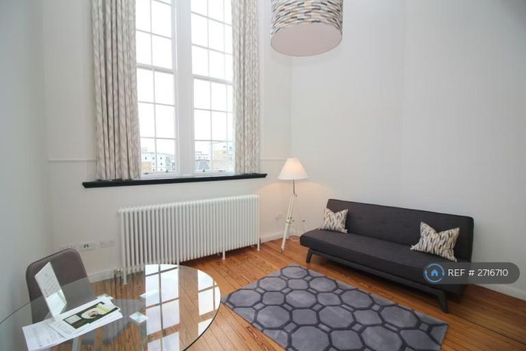 Studio flat in Mcdonald Road, Edinburgh, EH7 (#2716710)