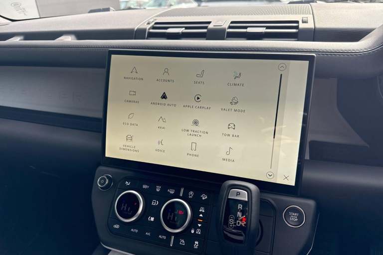 2025 Land Rover Defender 110 3.0 D250 MHEV X-Dynamic HSE Auto 4WD Euro 6 (s/s) 5dr SUV Automatic