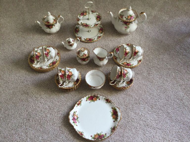 Royal Albert Country Roses Tea Set 