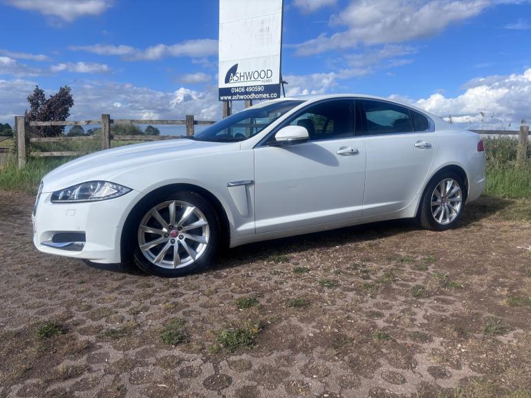 2014 Jaguar XF 2.2 PREMIUM LUXURY 4dr Auto  SALOON Diesel Automatic