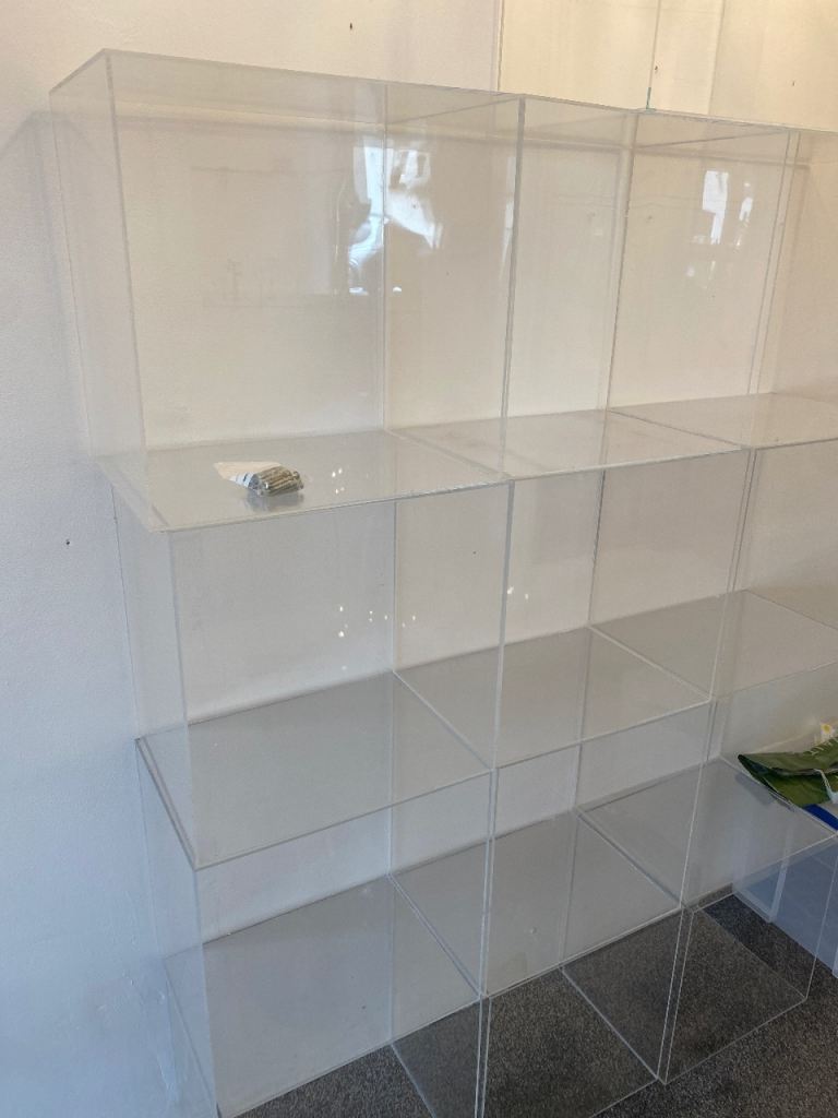14 Acrylic cubicles For Sale