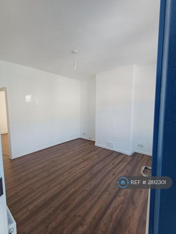 1 bedroom flat in Turner Road, London, E17 (1 bed) (#2812301)