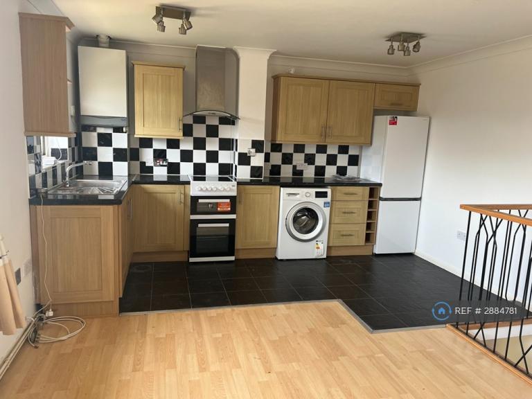 1 bedroom house in Fleetham Gardens, Reading, RG6 (1 bed) (#2884781)