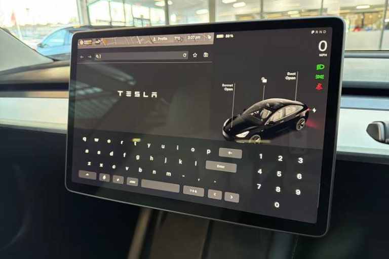 2022 Tesla Model 3 Standard Range Plus Saloon 4dr Electric Auto RWD (241 bhp) Saloon Electric Aut...