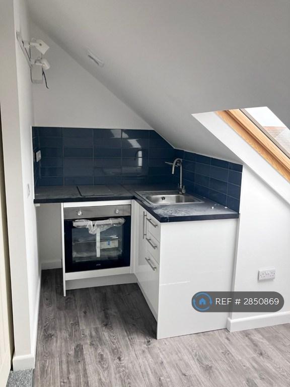 1 bedroom in Victoria Road, Swindon, SN1 (#2850869)