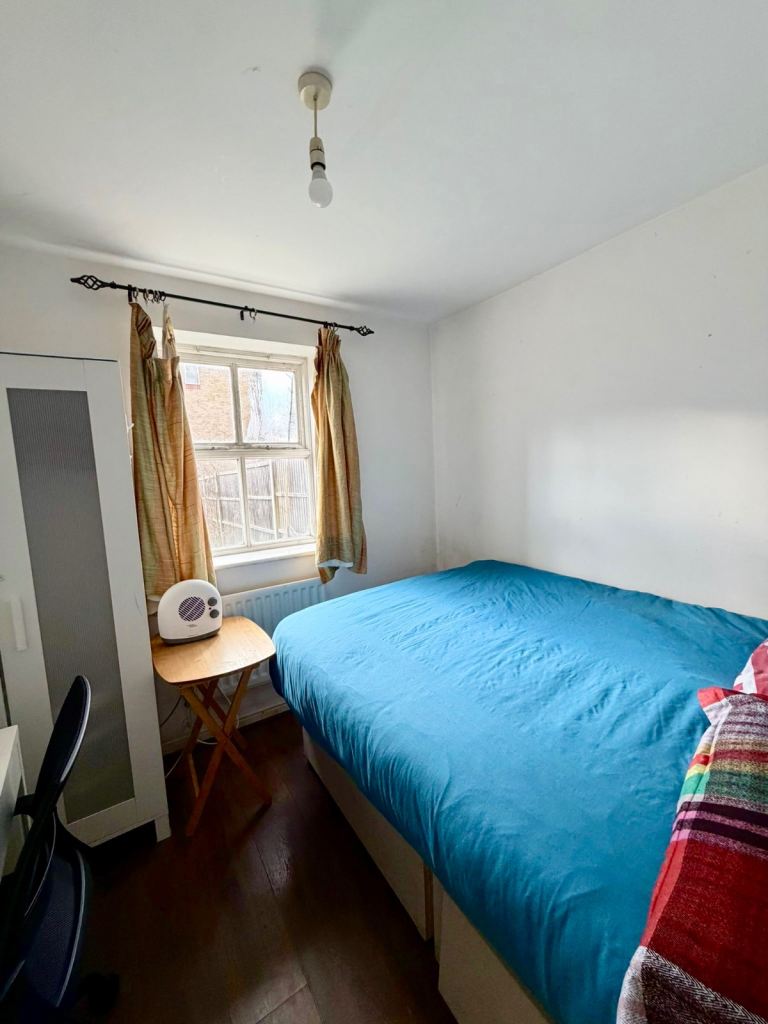Rent Single Room - Edison Drive, Wembley HA9 8SU