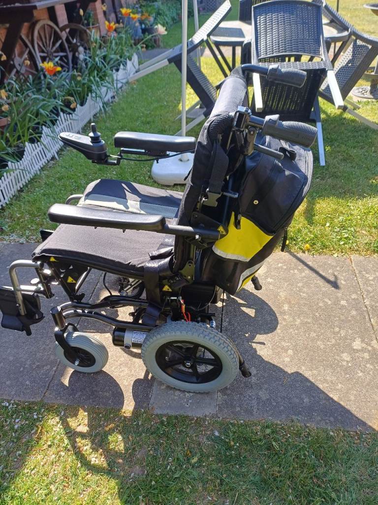 Electric wheelchair