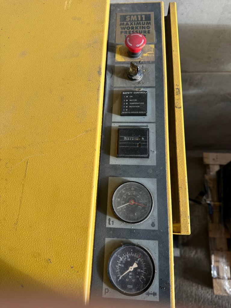 HPC Plusair Air Compressor with dryer - Fully working - Can deliver!