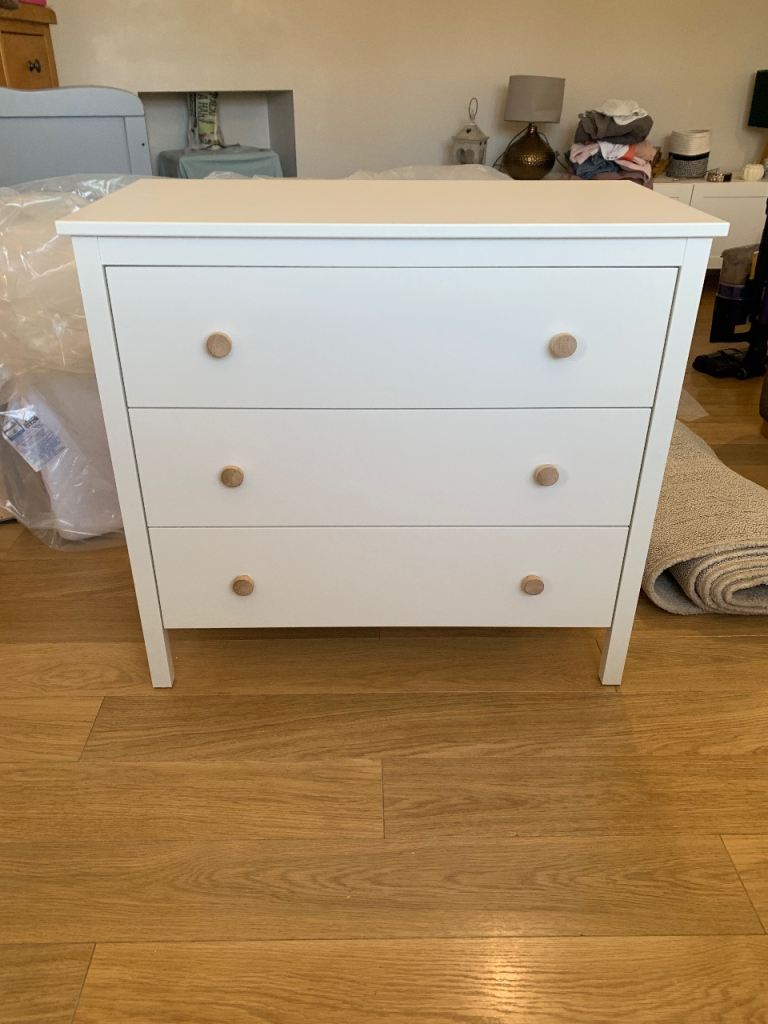 image for White chest of drawers