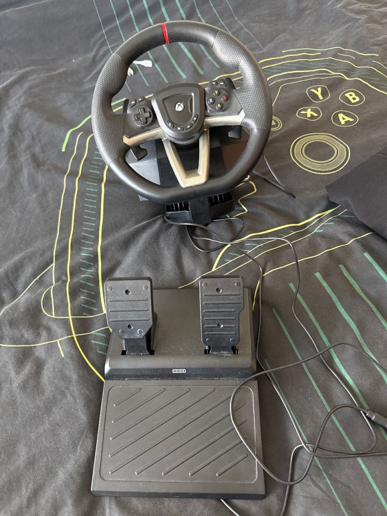 Xbox Steering wheel and pedals 