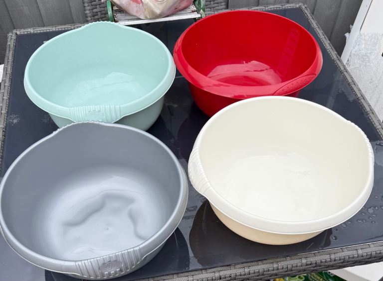 Washing up bowls 