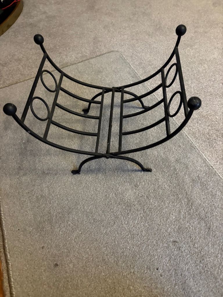 Folding log holder metal