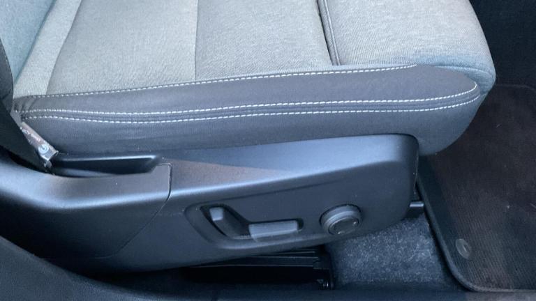 2022 Volvo XC40 Plus, B3 mild hybrid, Petrol, Dark ESTATE Petrol/Electric Hybrid Automatic